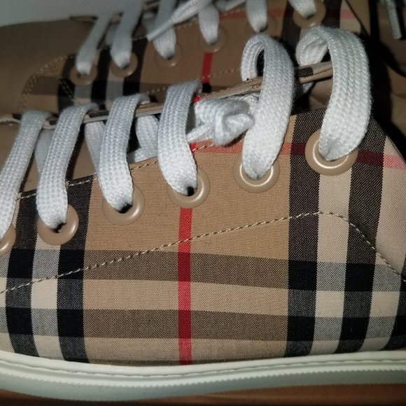 (SOLD) $429 BURBERRY Women's Albridge Vintage Ch Sneakers - Picture 12 of 16